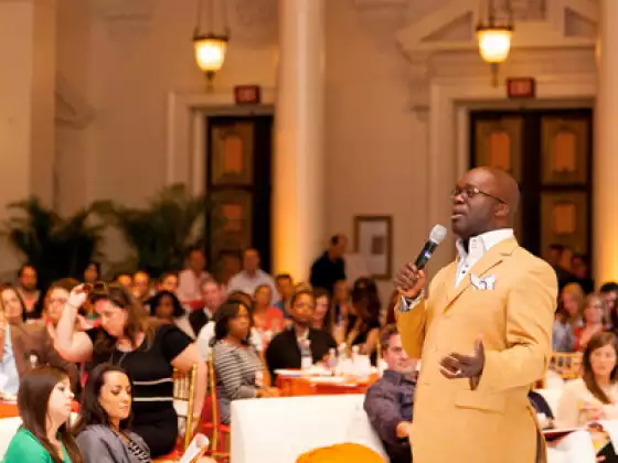 Storyselling - How to Emotionally Brand a  Customer Experience